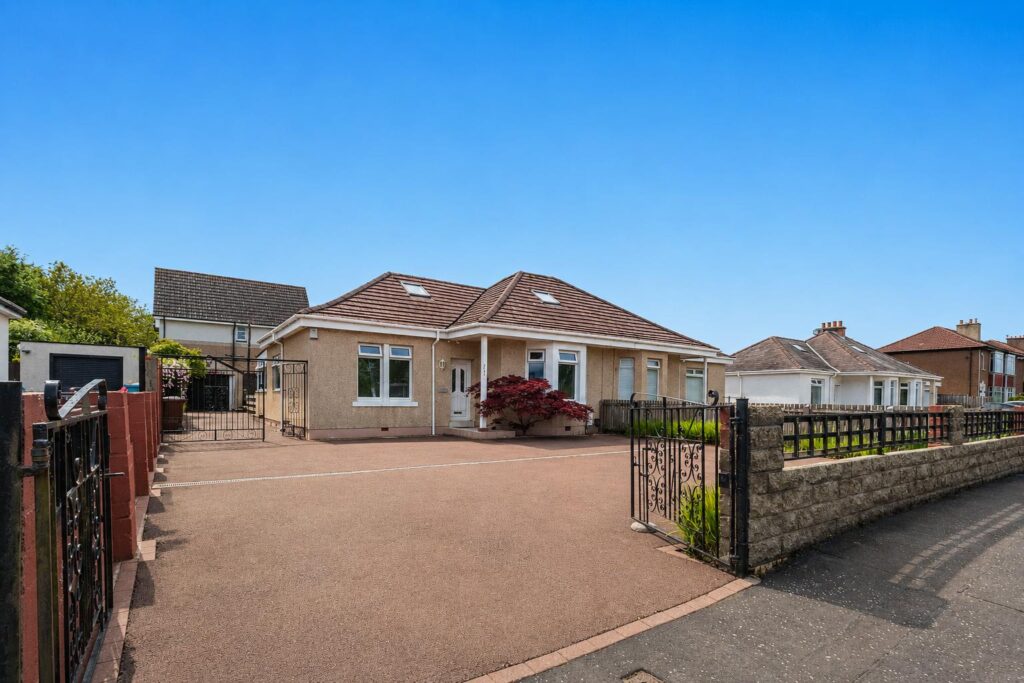 Lochend Road, Gartcosh, North Lanarkshire, G69 8BE